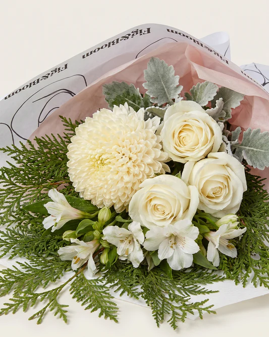 Why Does a Florist Milsons Point See a Rush Before Ferry Commutes?