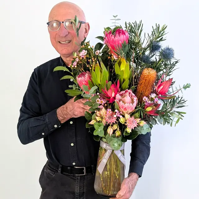 Why Does a Florist Milsons Point See a Rush Before Ferry Commutes?